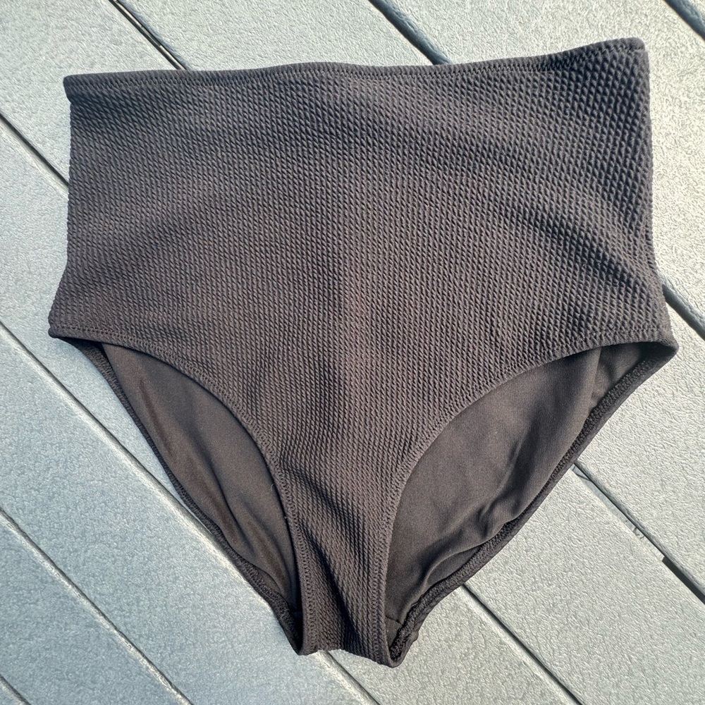H&M Black high waisted bikini bottoms size 6